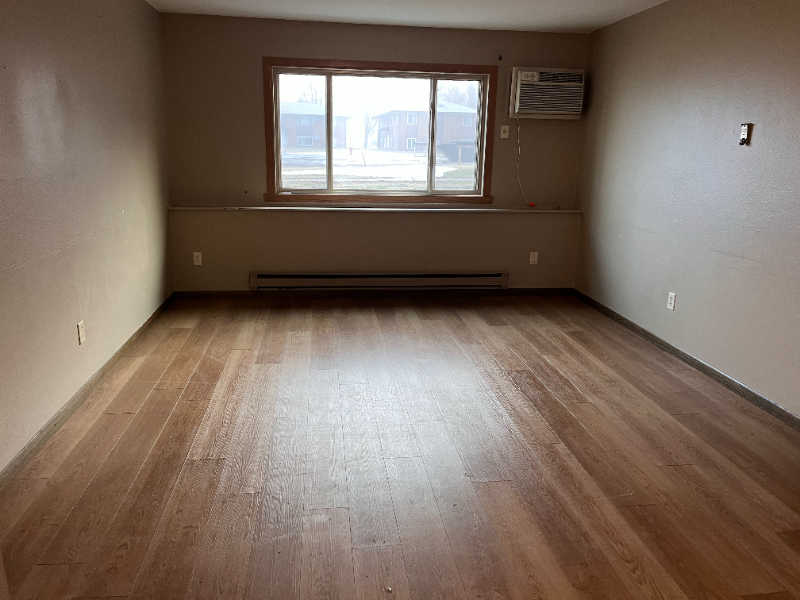 154 Viking Cir #302 - Photo 2 of 8