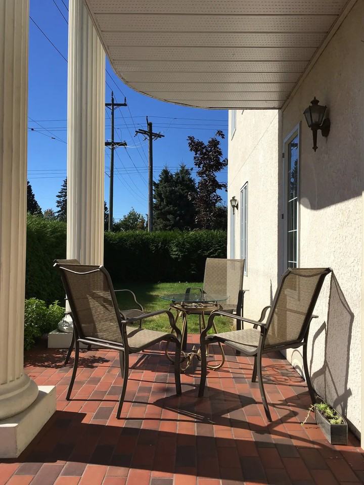 708 16th Street East - Photo 2 of 12