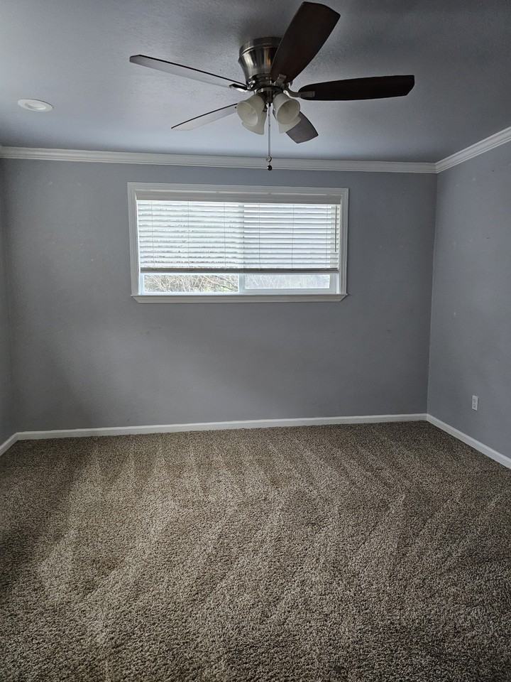 2092 Cold Springs Rd #NA - Photo 3 of 17