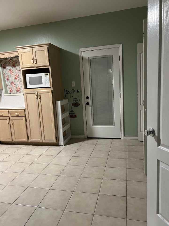 8416 Springfield Ave #14 - Photo 3 of 19