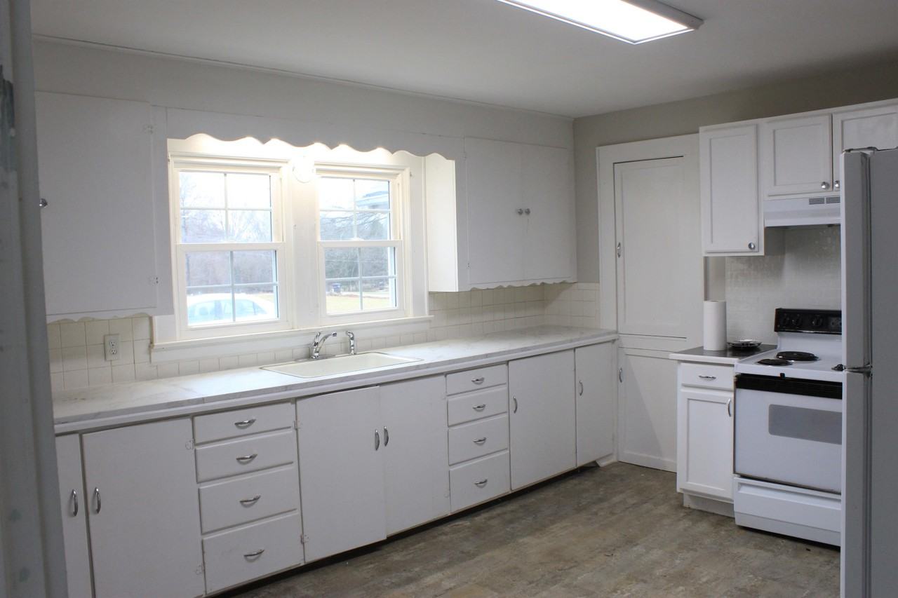 175 Overdale Rd #1 - Photo 3 of 10