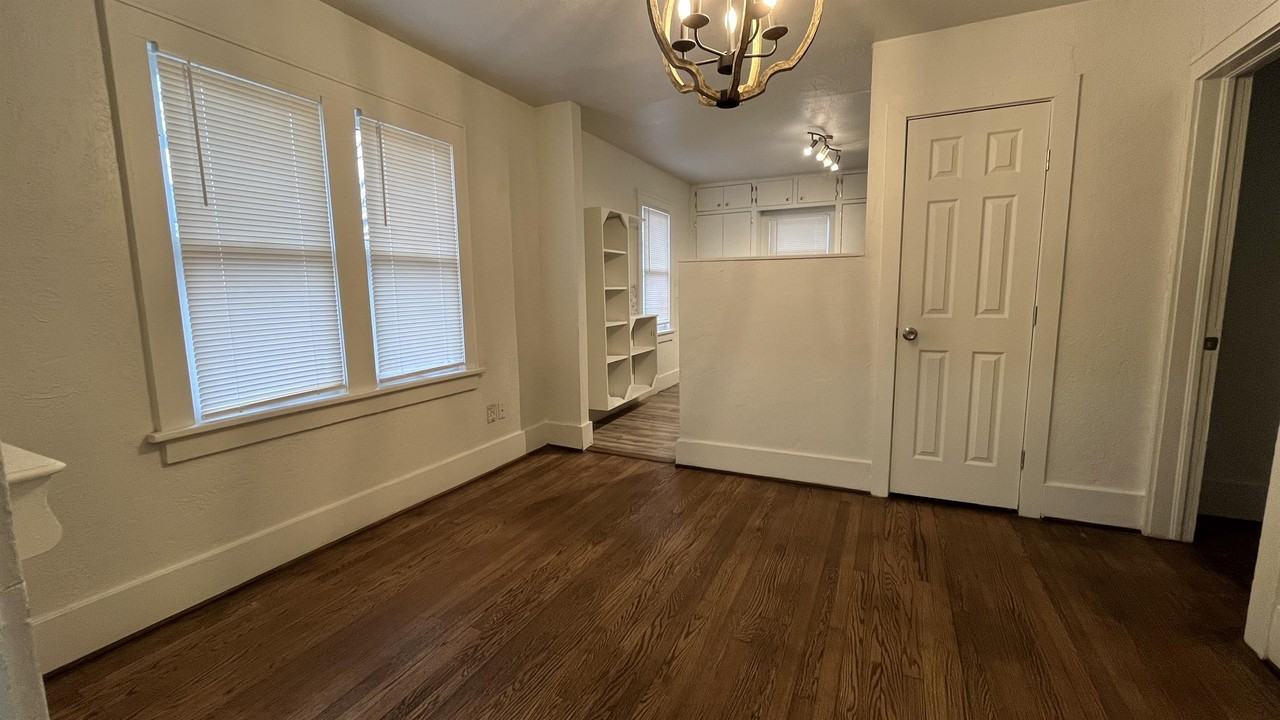 1237 Sw 28th St #1 - Photo 4 of 13
