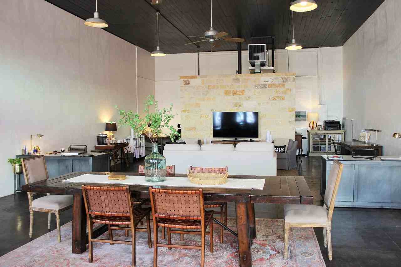 13 South Bell Street - Photo 3 of 24