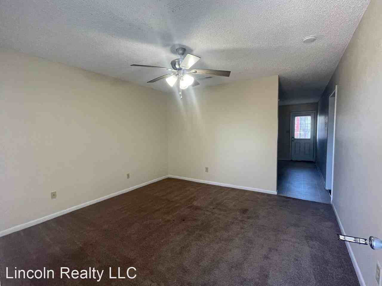 Chimney Creek Apartments - Photo 2 of 7