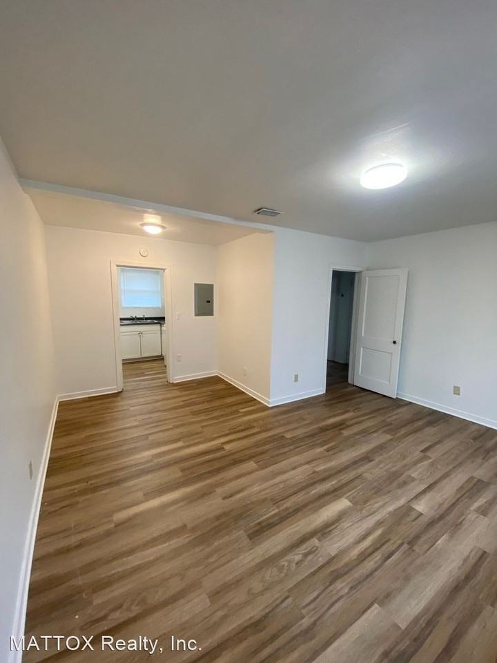 638 648 E. Park Ave Apartments in Woodland Drives, Tallahassee, FL