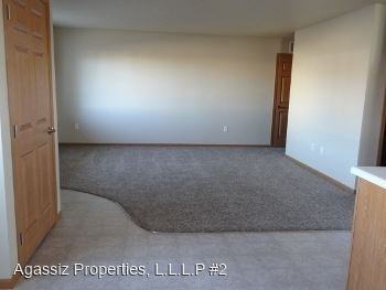 505, 507, 509-704 W Agassiz Circle SE - Photo 3 of 10