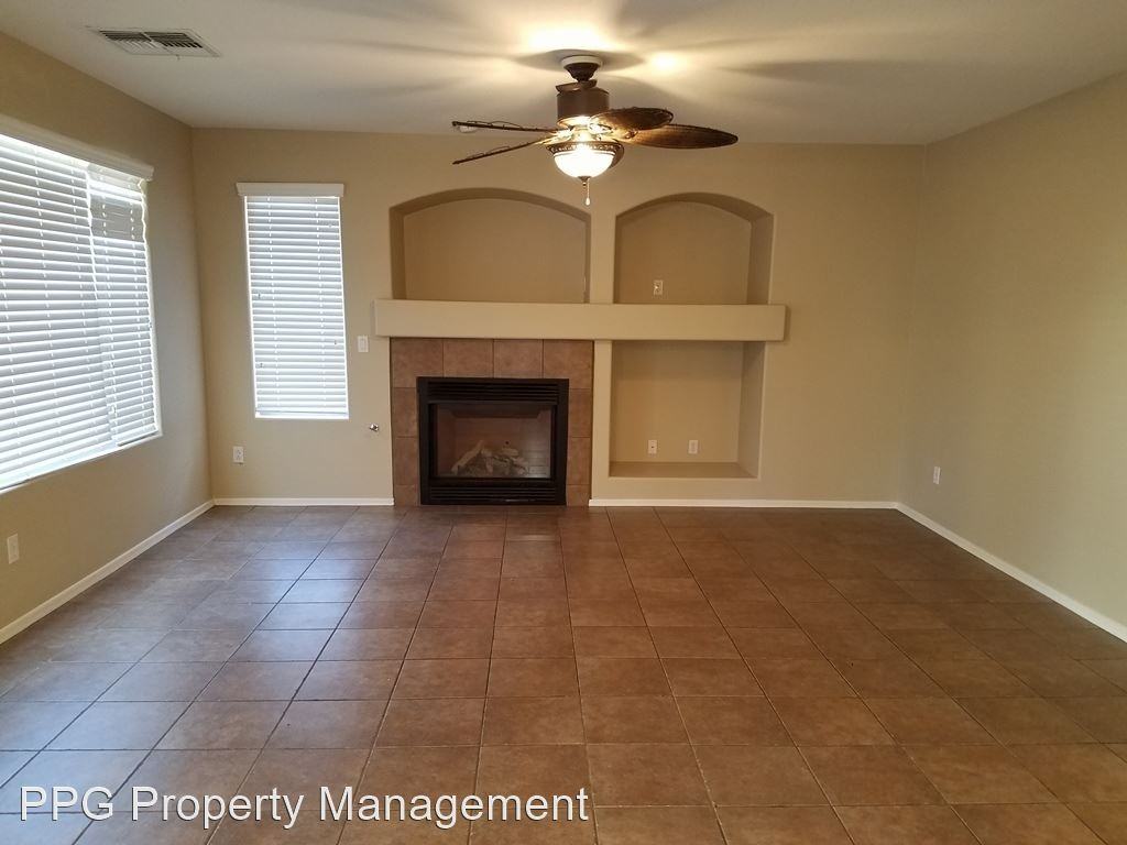 14098 W Rosewood Dr - Photo 3 of 17