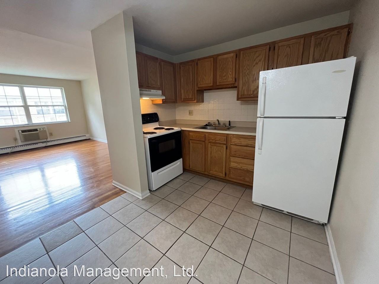 Broadway Court Apartments - Photo 3 of 3