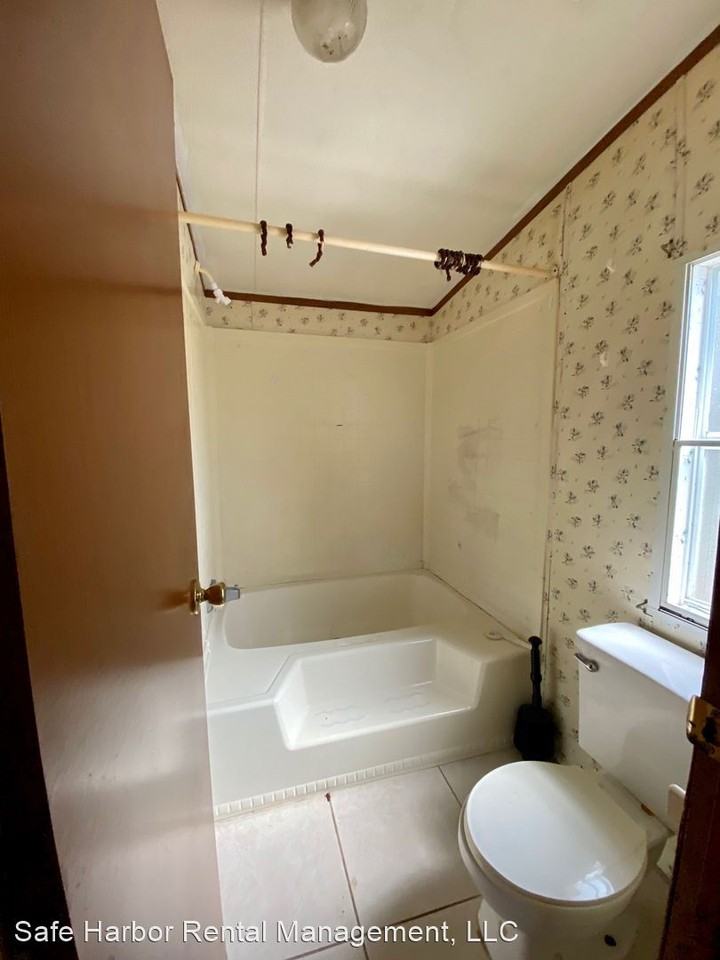 102 & 104 Nathey Ave 102-1 - 104-2 - Photo 3 of 11