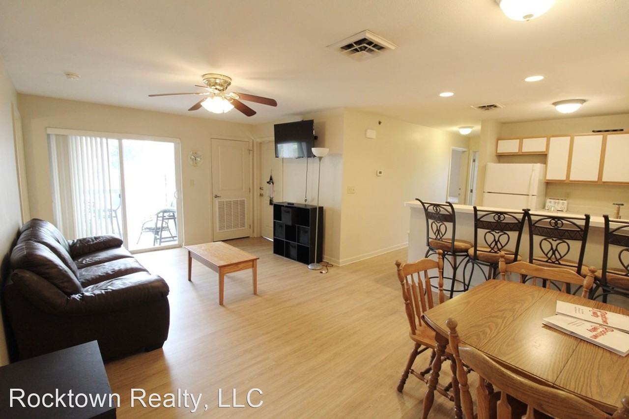 2455 - Photo 3 of 23