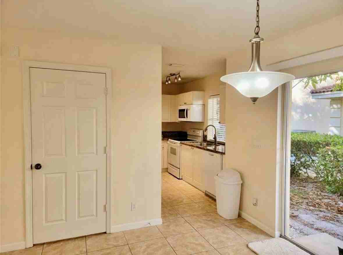 184 Se 2nd St #184 - Photo 3 of 8