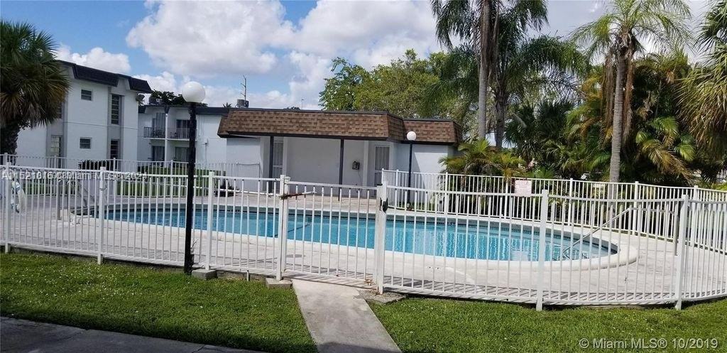 7226 Sw 94th Pl #F5 - Photo 2 of 8