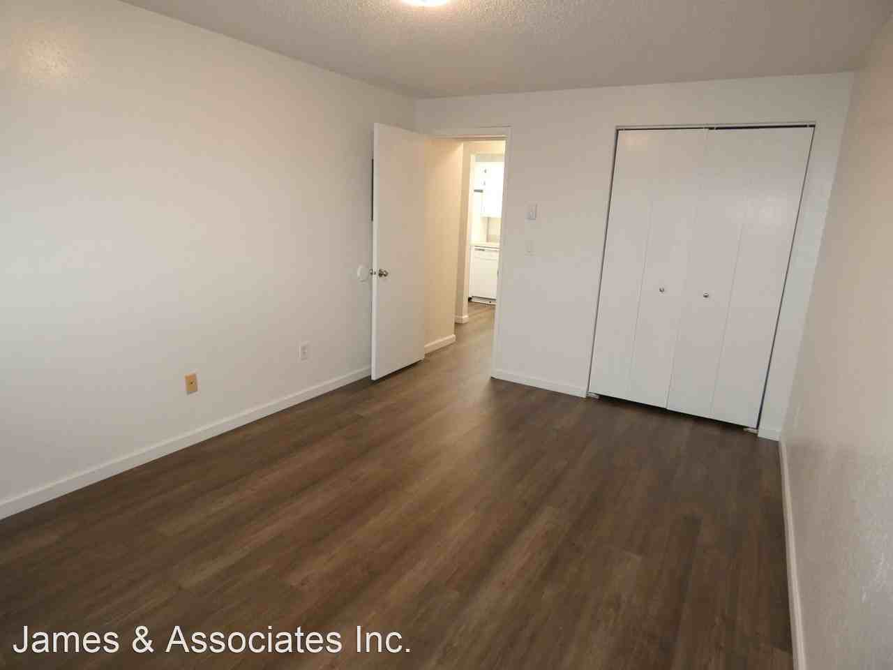 703 E Cedar St - Photo 3 of 17