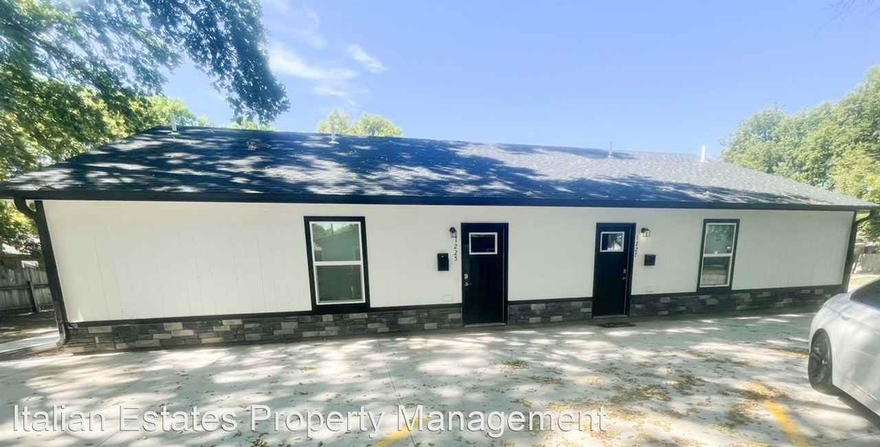 1225 1225 Yuma Duplex - Photo 2 of 11