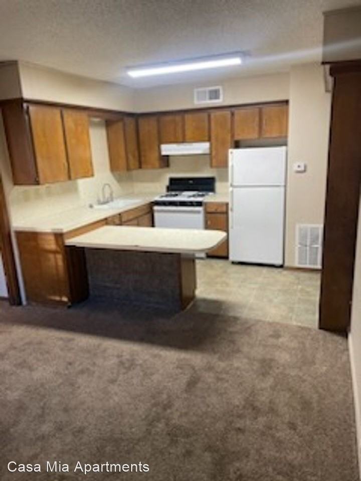 Washington, Knoblock, or University St. - Photo 3 of 16