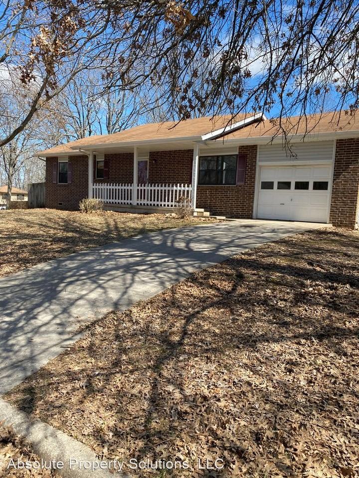 1202 S 18th Ave - Photo 2 of 18