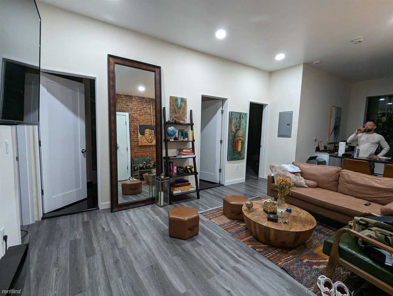 21 Cortes St - Photo 2 of 8