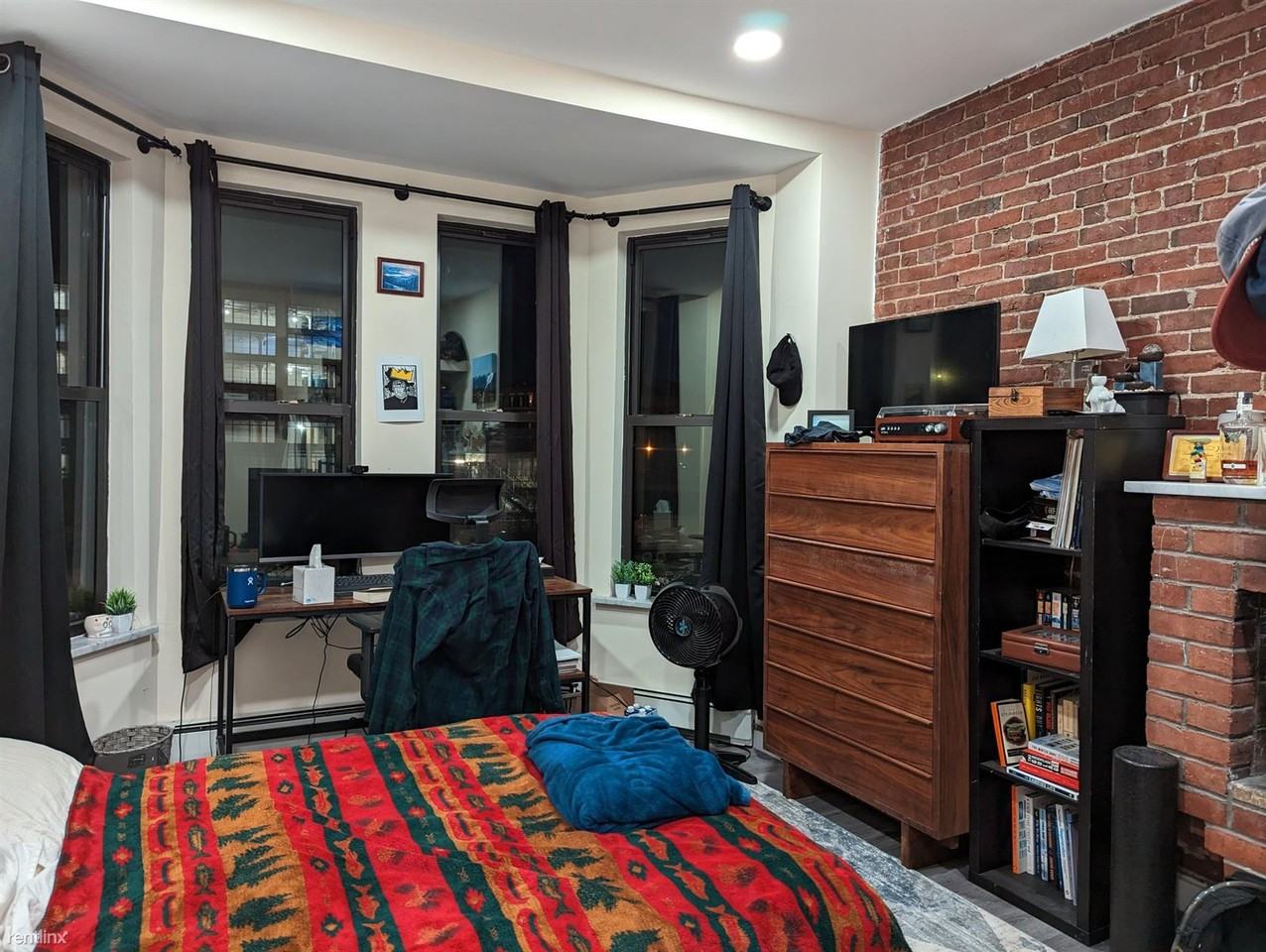 21 Cortes St - Photo 3 of 8