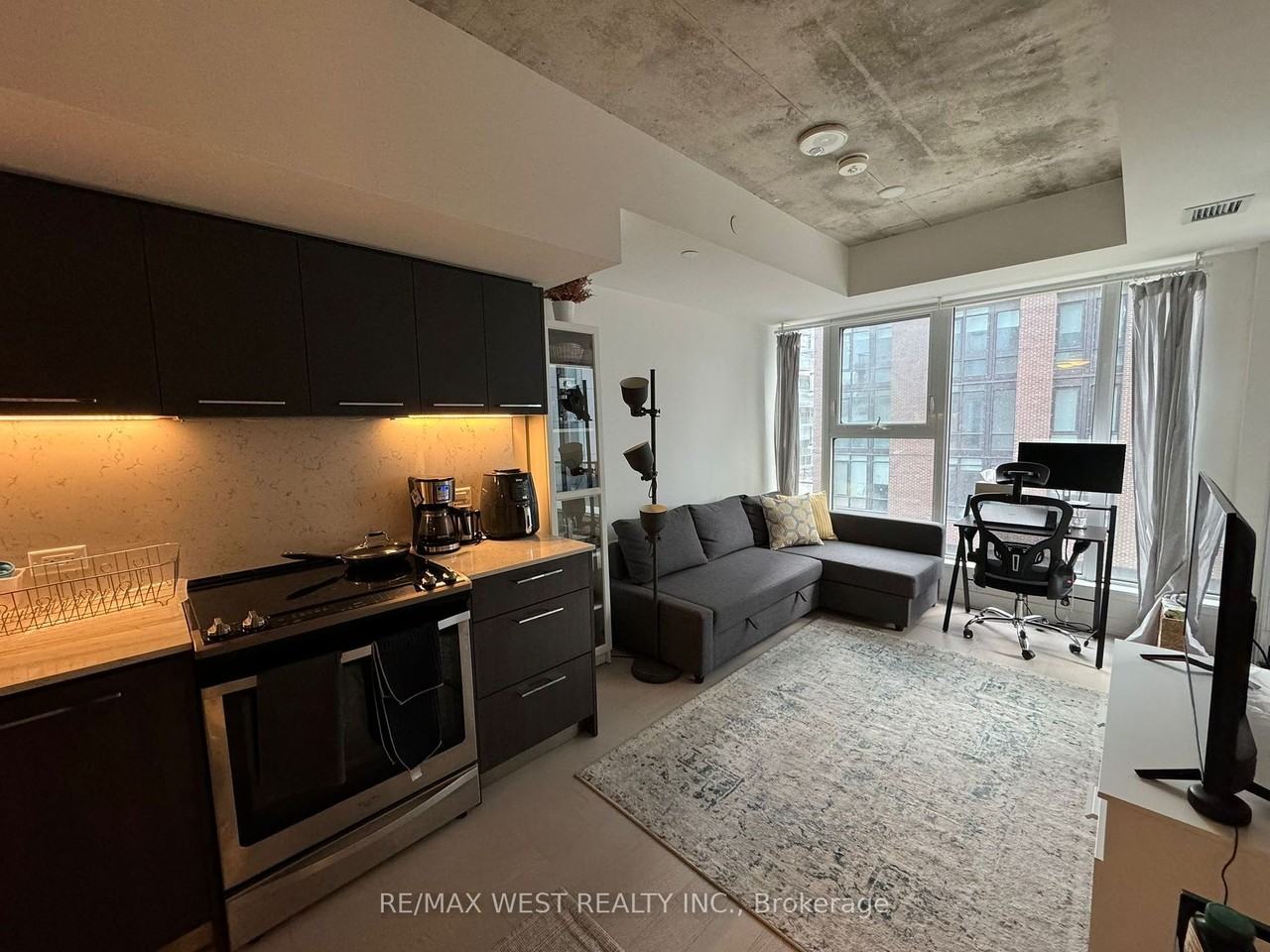 Riverside Square - Photo 2 of 15