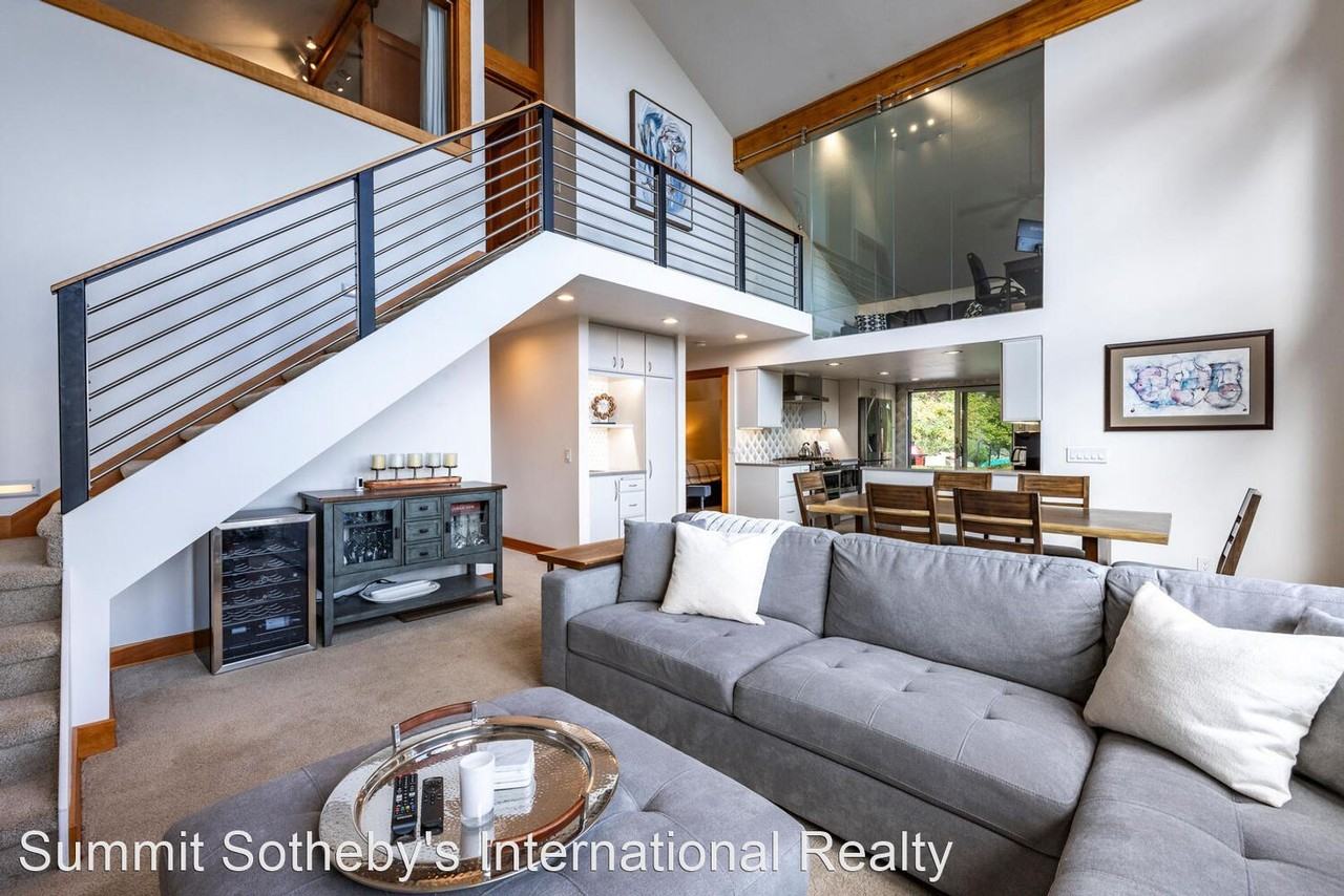 685 Matterhorn Dr - Photo 2 of 33