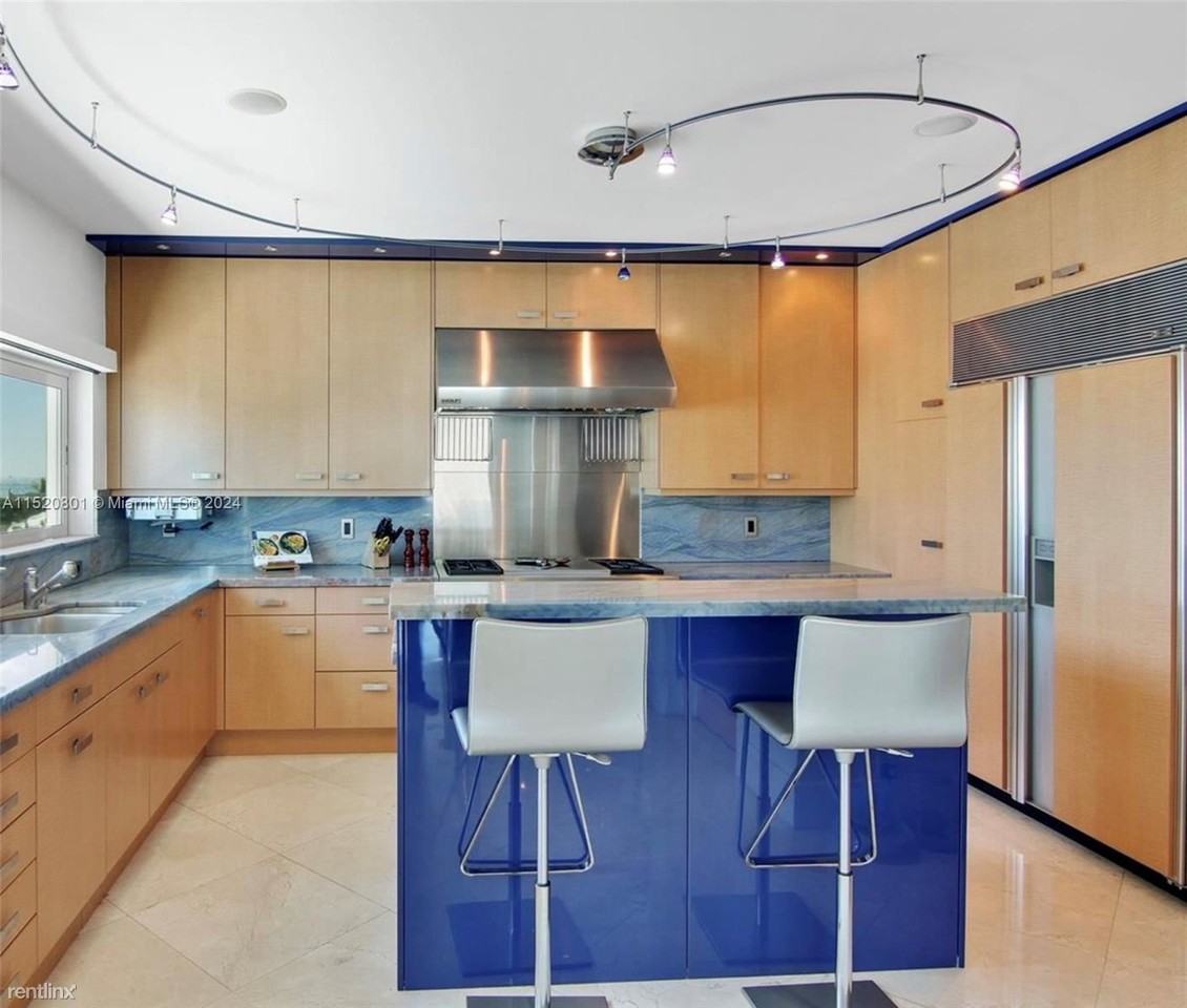 3328 Ne 16th Ct - Photo 2 of 10