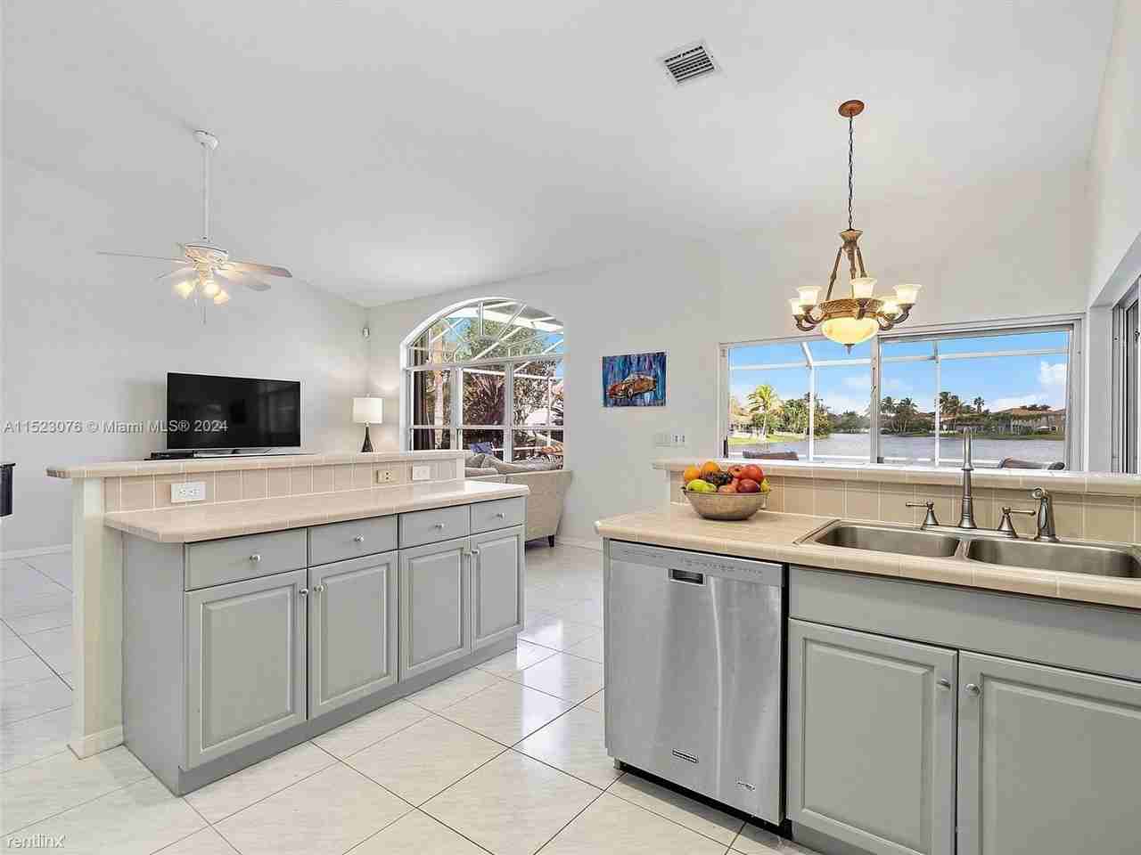 19401 Nw 8th St - Photo 2 of 15