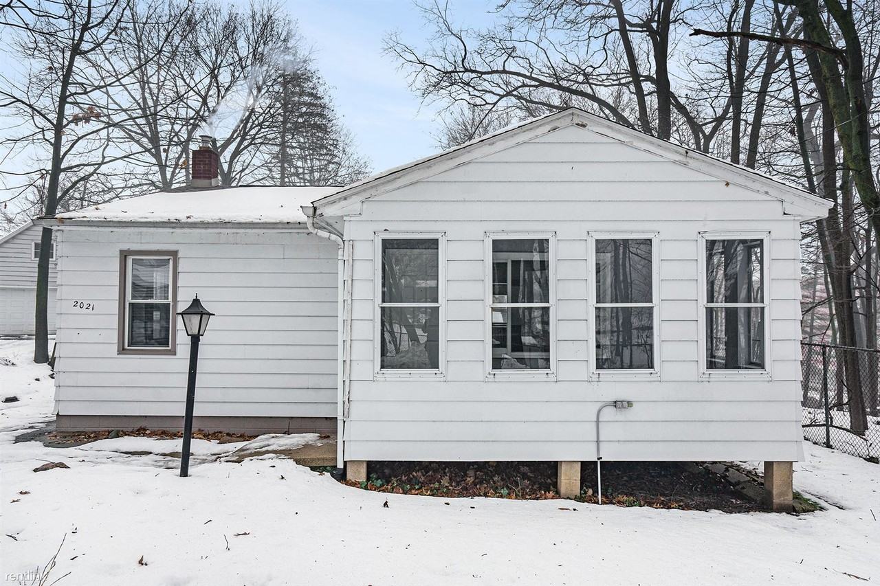 2021 Academy St - Photo 3 of 17