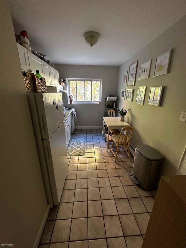 63 Selkirk Rd - Photo 3 of 9