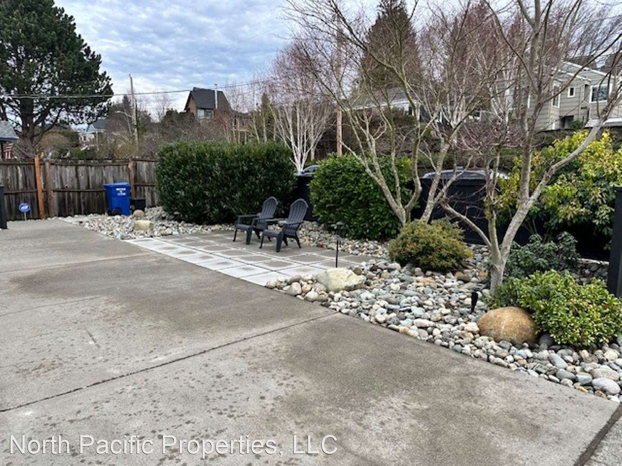 2427 30th Ave W - Photo 3 of 26