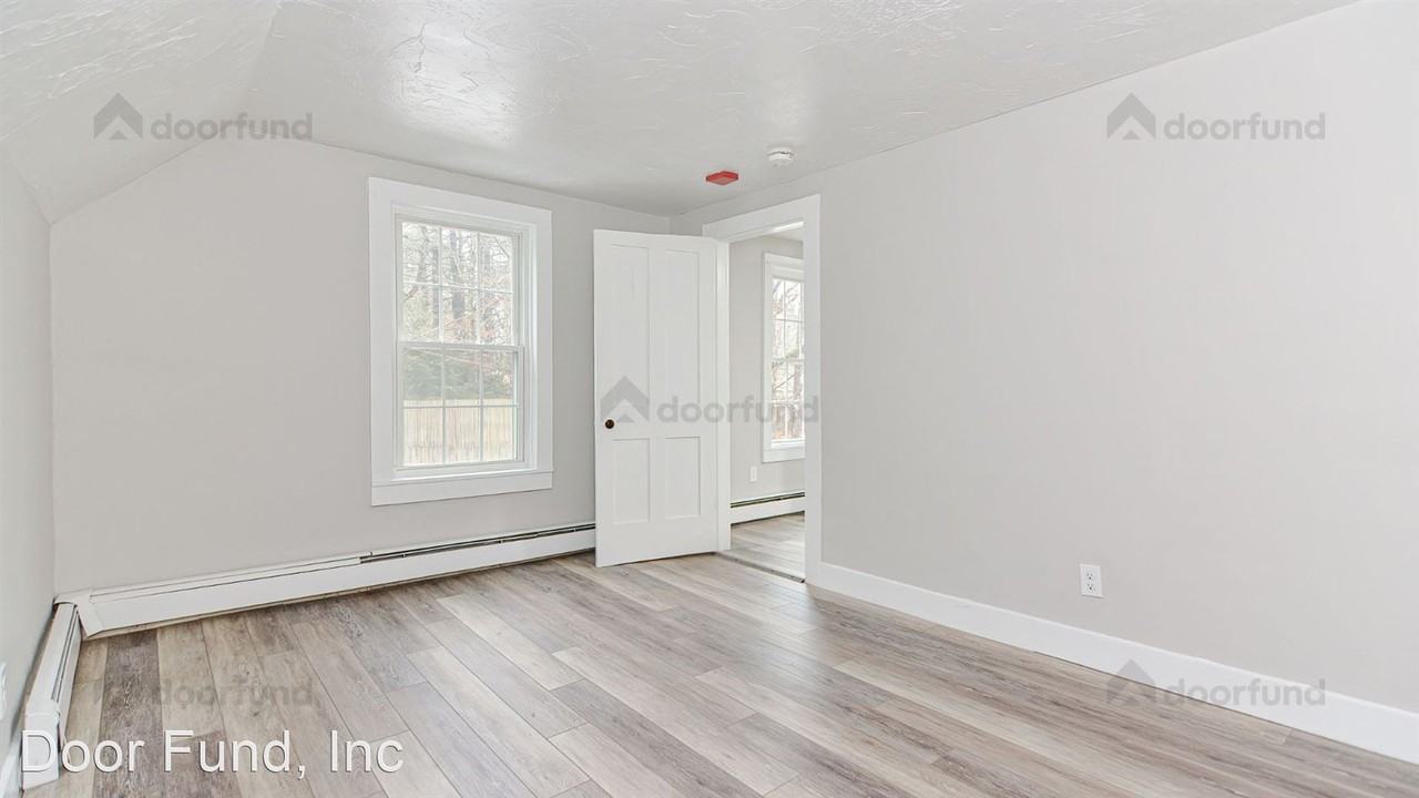 Welcome home to 97 Groton St. - Photo 2 of 26