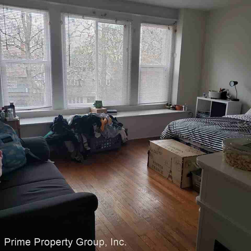 709 W NEVADA - Photo 2 of 13