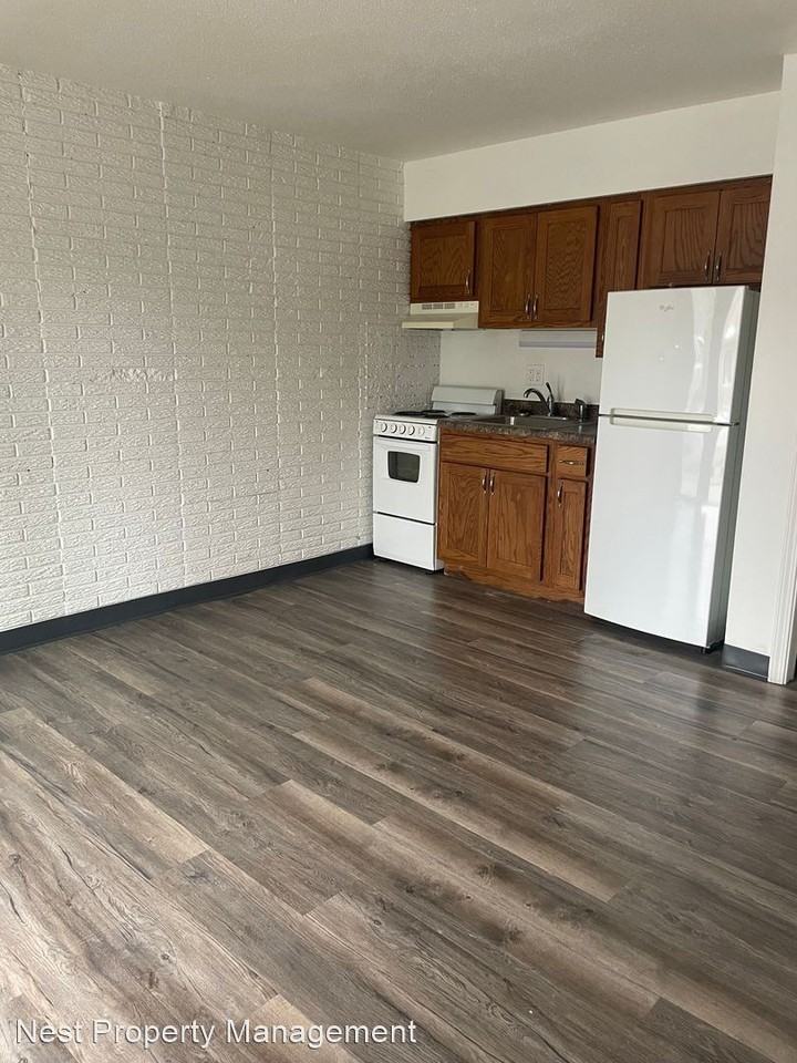 209 Holiday Rd - Photo 3 of 13