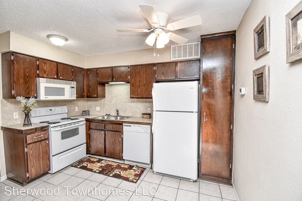 702 Westwood - Photo 2 of 8