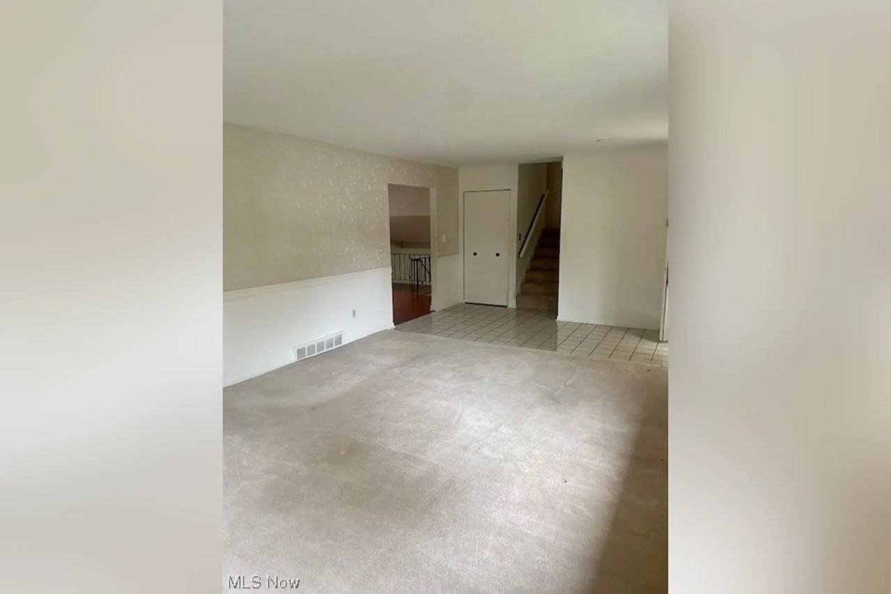 32820 W Nimrod St - Photo 3 of 19