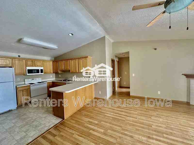 5924 Sutton Pl #10 - Photo 3 of 27