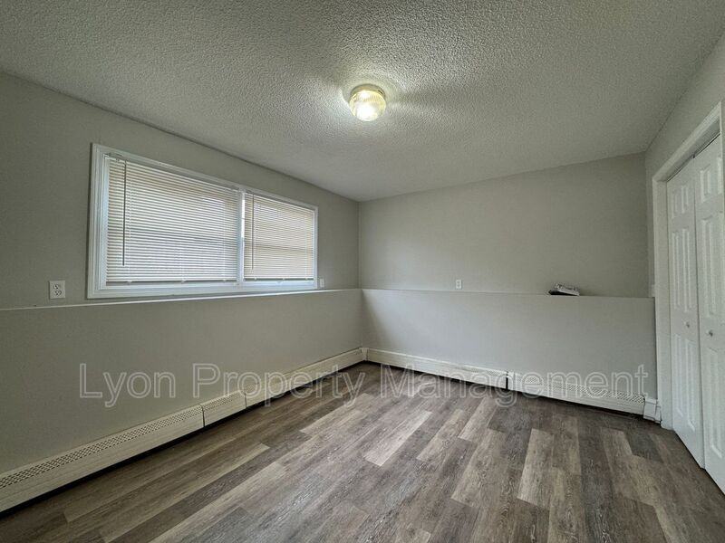 235 Weeden St #2 - Photo 5 of 6