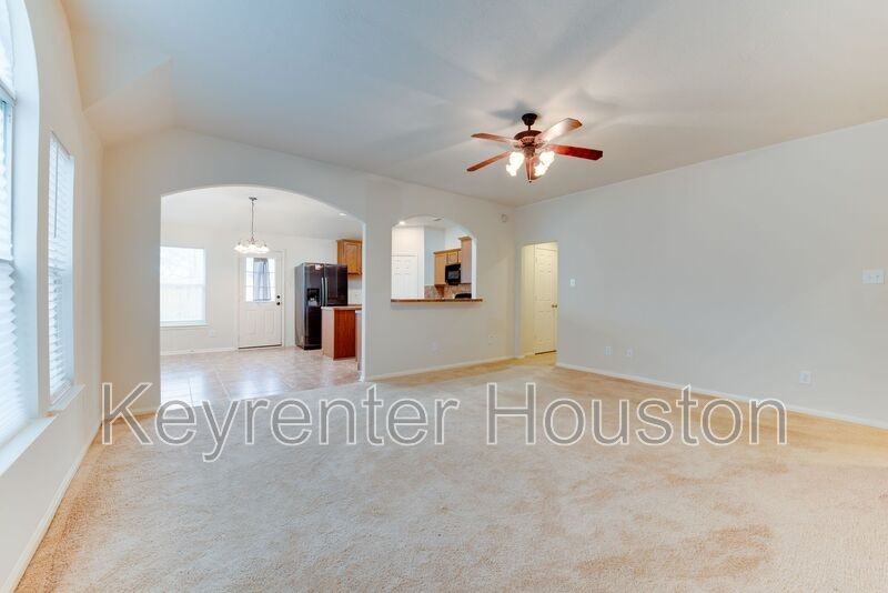 16014 Hidden Crest Dr - Photo 3 of 26