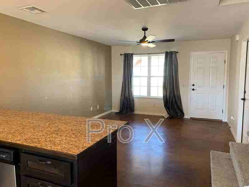 612 Easton #B - Photo 3 of 19