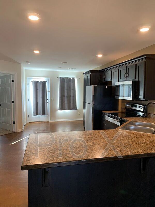 612 Easton #B - Photo 4 of 19