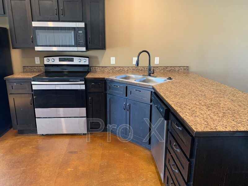 612 Easton #B - Photo 5 of 19