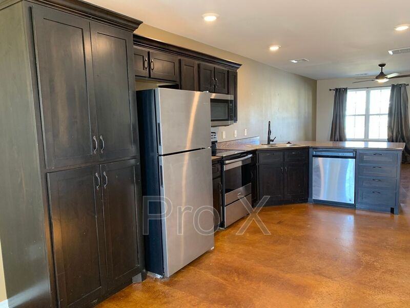 612 Easton #B - Photo 6 of 19