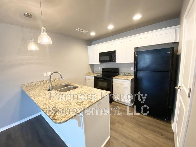 201 Hindman Dr - Photo 4 of 13