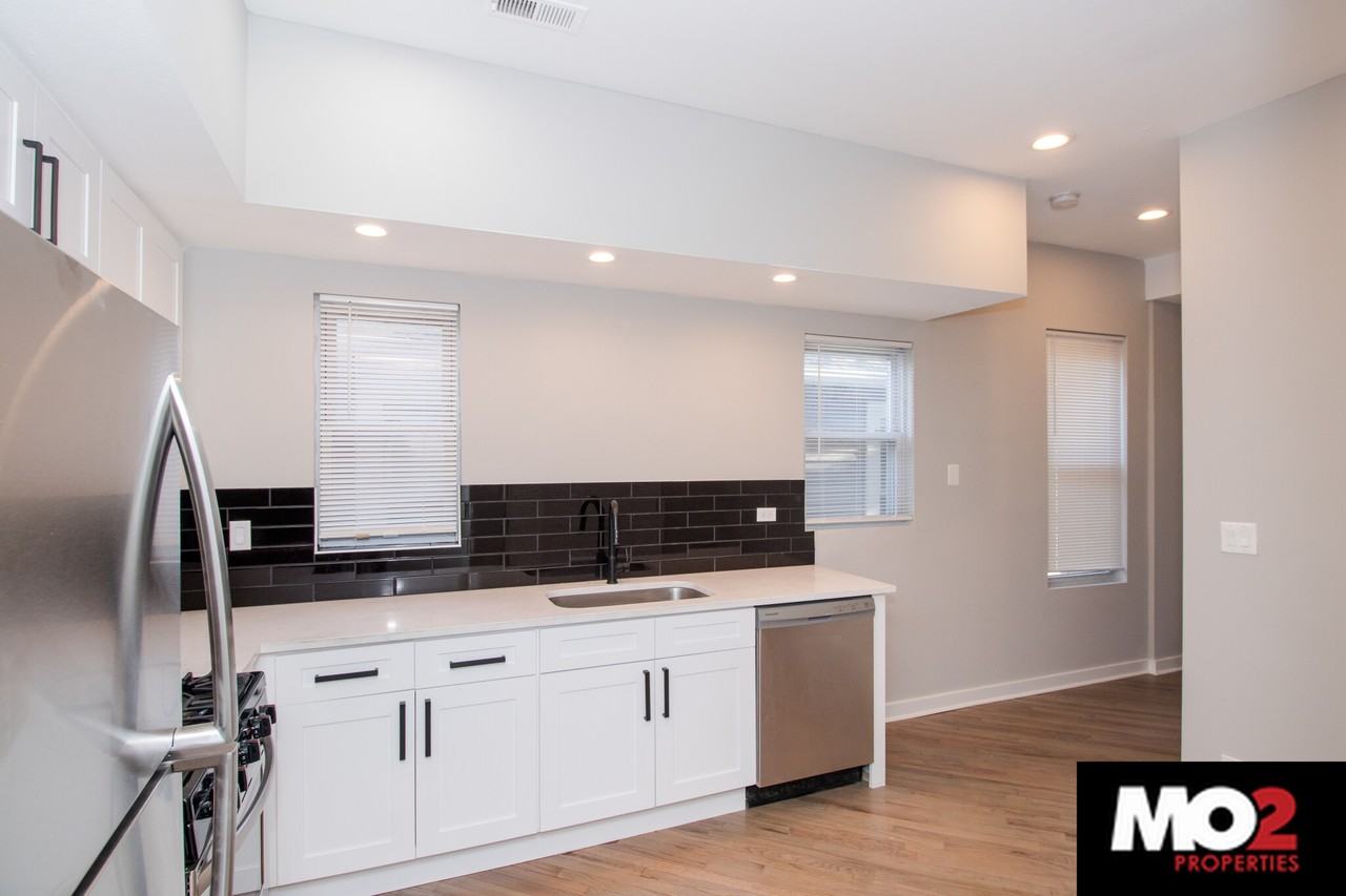 1365 W Crystal St #2 - Photo 7 of 8