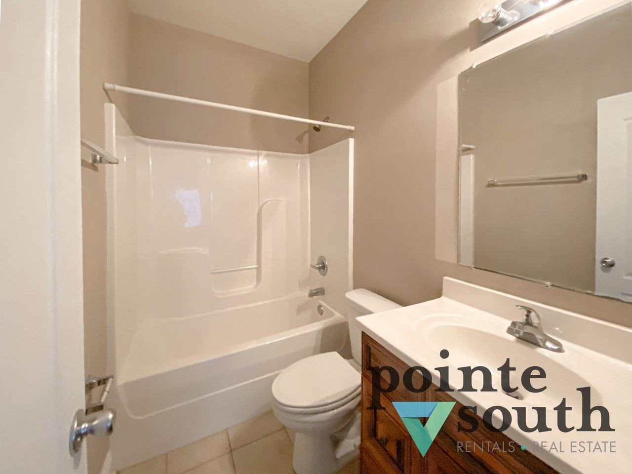 116 S Elm St - Photo 7 of 12