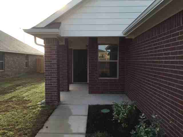 4105 Summersweet Ln - Photo 3 of 12