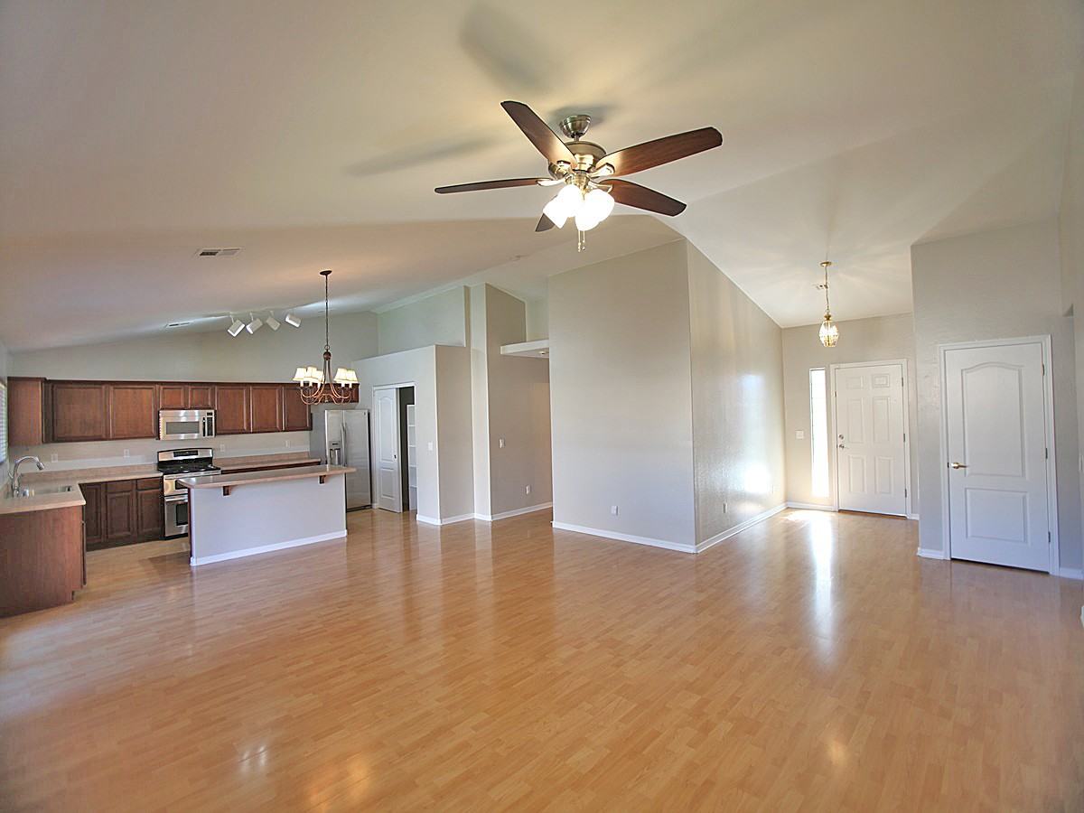 16308 W Marconi Ave - Photo 3 of 14