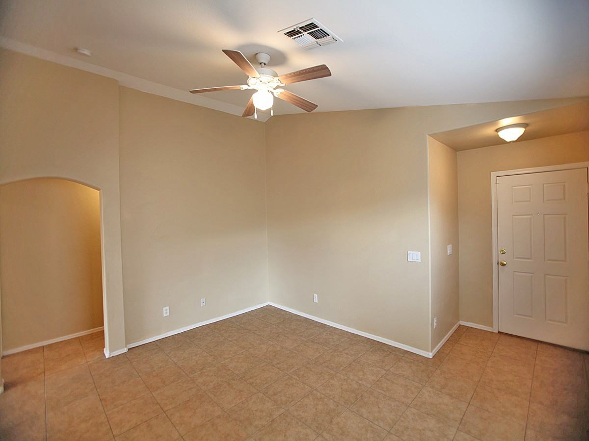 11925 W Corrine Dr - Photo 3 of 13