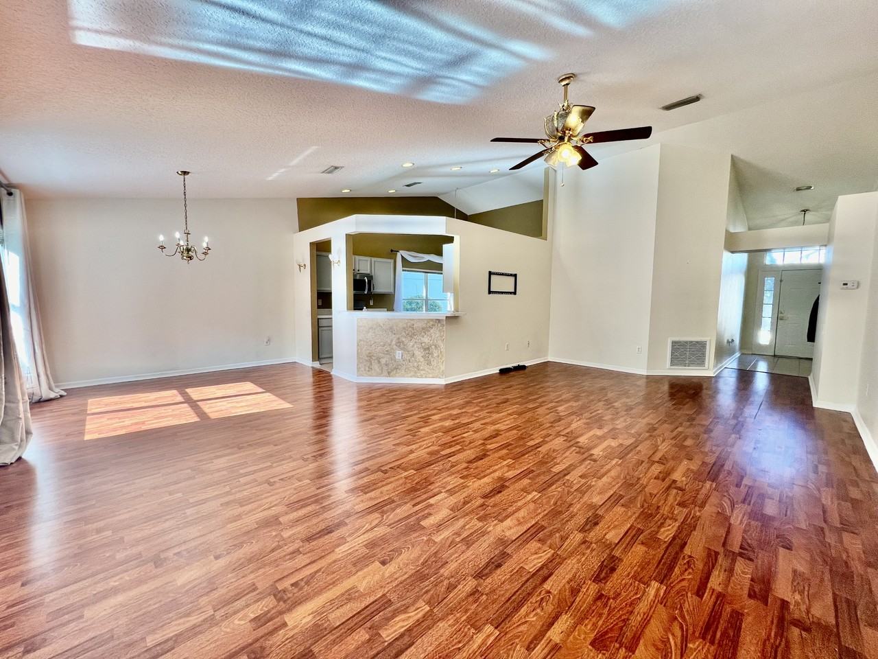 30728 Iverson Dr - Photo 5 of 26