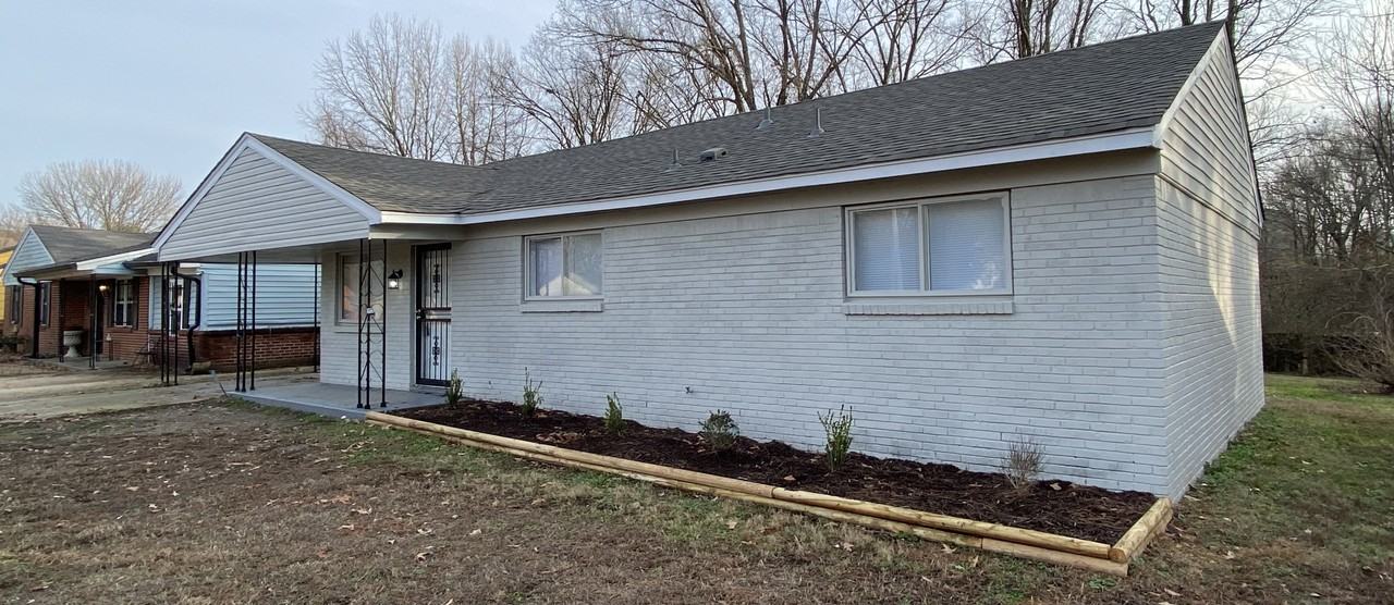 561 Brockwood Ave - Photo 2 of 15