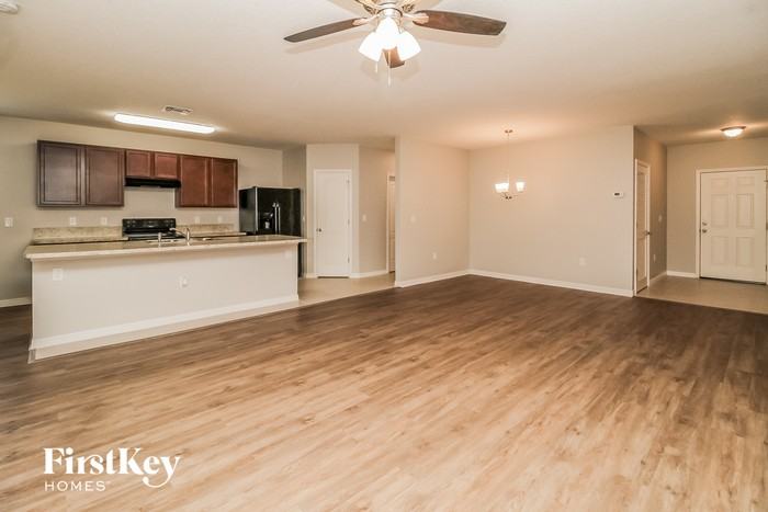 508 Safe Harbor Dr - Photo 3 of 13